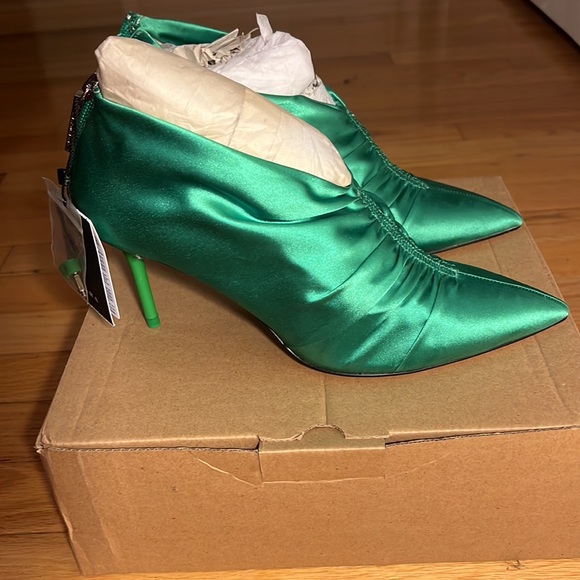 Zara green satin booties size 7.5 (38) - Picture 3 of 8